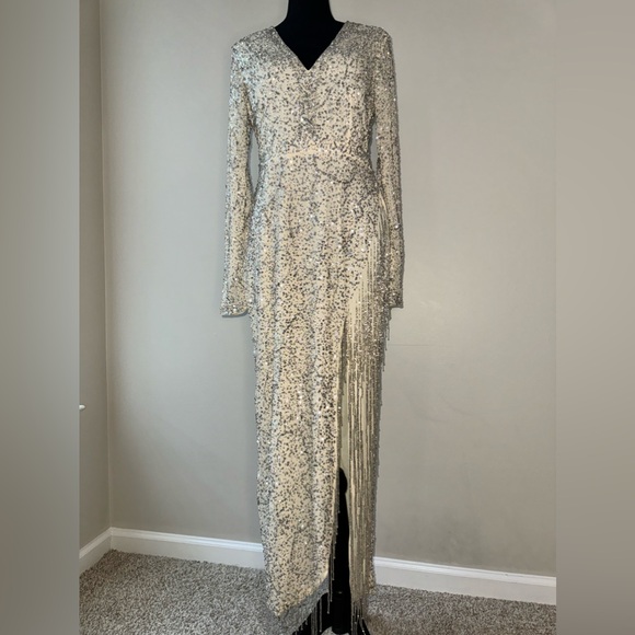 Mac Duggal Embellished long Sleeve V Neck Beaded Hem Gown 5747 - Picture 4 of 11